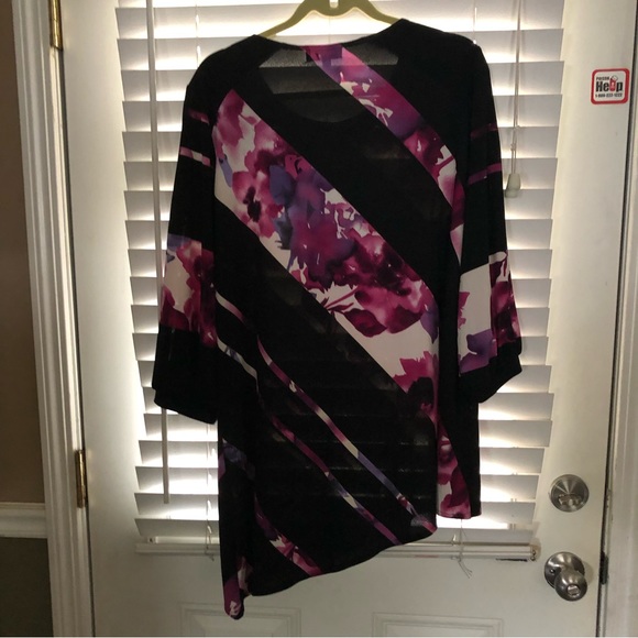 Drapers & Damon’s Tunic Top - Picture 2 of 5